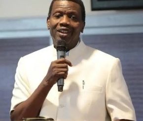 Pastor Adeboye Stirs Surprise As He Makes Monetary Requests During Service